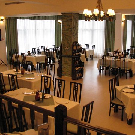 Hotel Orizont Calimanesti Exterior photo